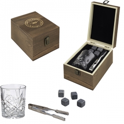 סט וויסקי הכולל כוס , מלקחיים 4 אבנים ופאוץ, ארוזים במארז עץ מהודר